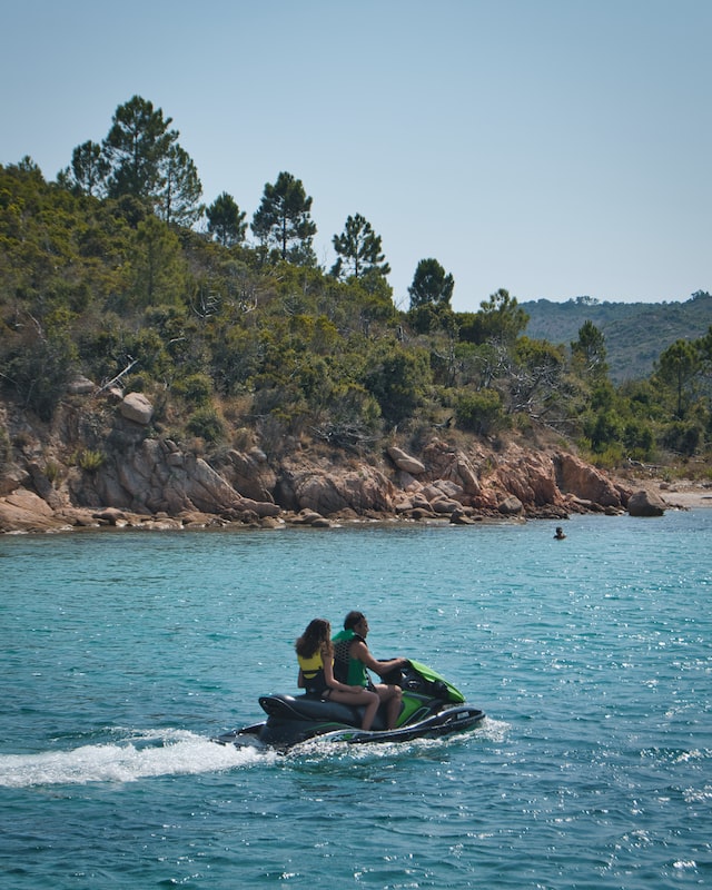 Jet ski